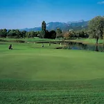 Versilia Golf Θέρετρο