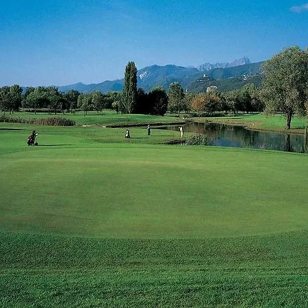 Versilia Golf Θέρετρο